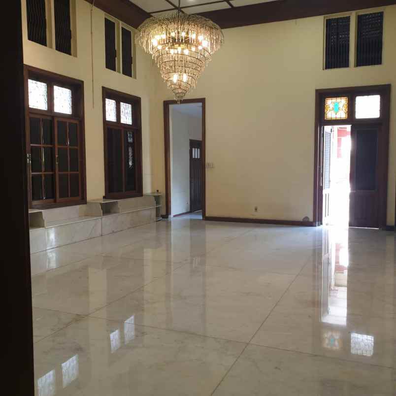 disewakan rumah raya diponegoro