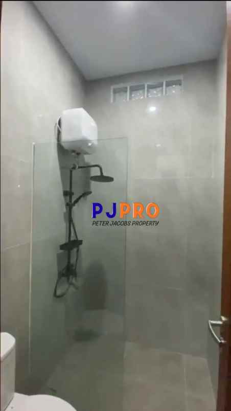 disewakan rumah summarecon crown gading