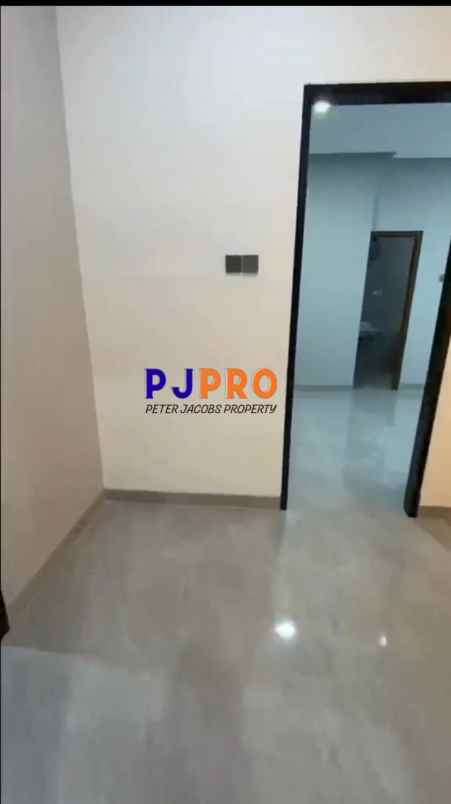 disewakan rumah summarecon crown gading
