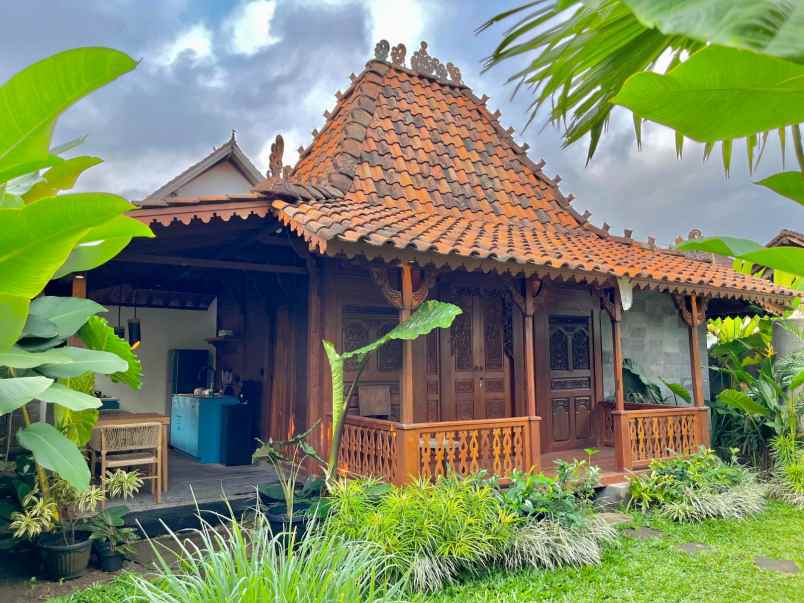 disewakan villa kedewatan