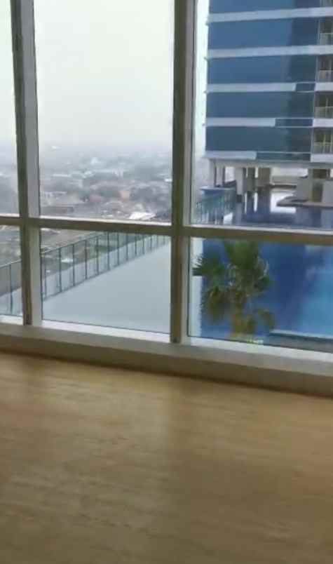 elitz lantai 12 view kolam renang kosong type 3br