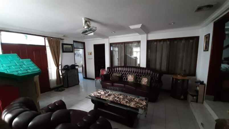 for sale rumah kebayoran baru lokasi strategis