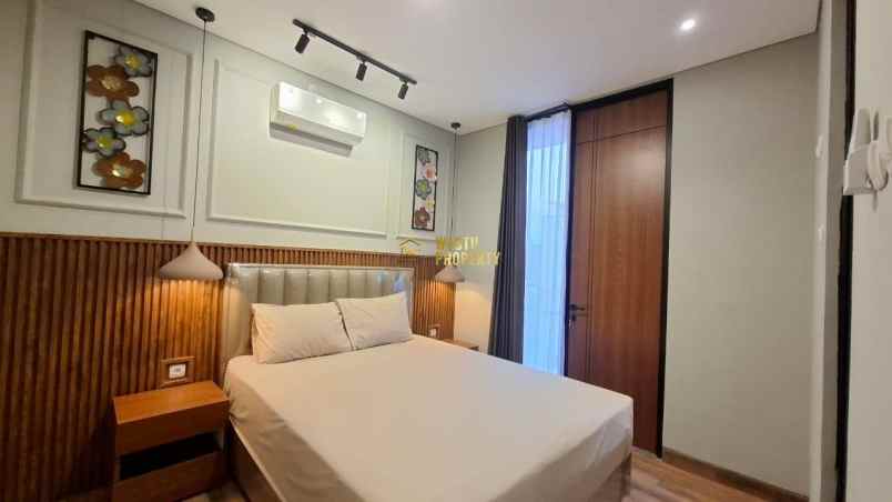 hunian eksklusif 2 lantai full furnish di maguwoharjo