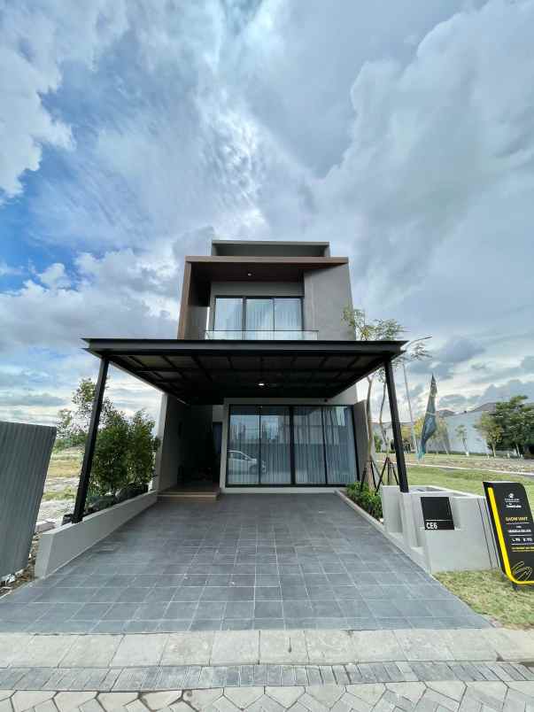 hunian nyaman dan asri di citraland greenlake surabaya