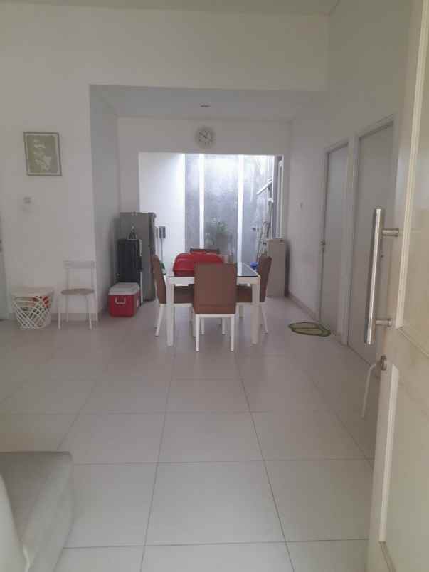 hunian tenang di bintaro