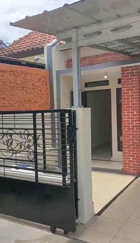 jual cepat hanya 350 jt rumah komersil siap huni