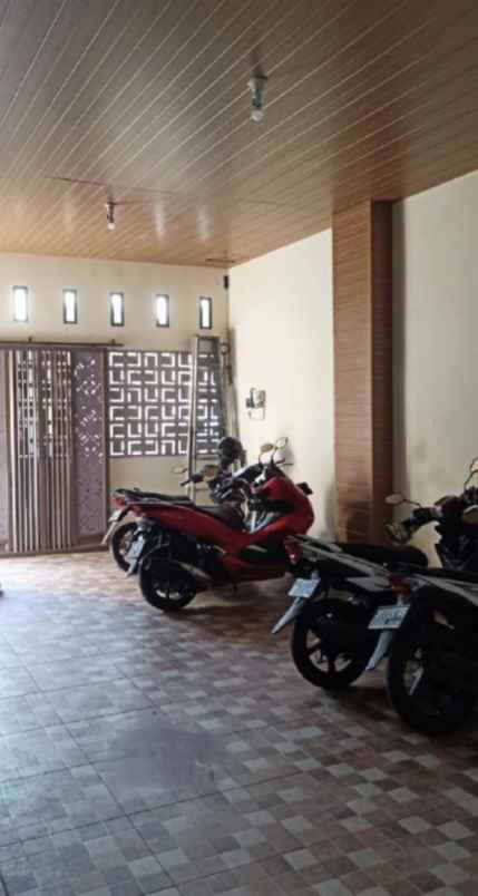 jual kost baru full furnish 2 lantai dekat uns jebres