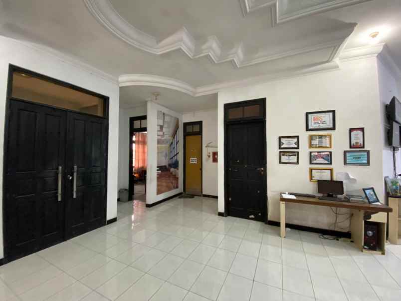 jual rumah dan gedung kantor di puncak permai surabaya