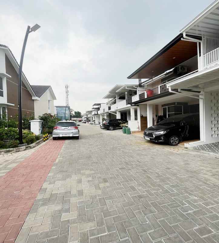 jual rumah di cluster megah aryana karawaci tangerang