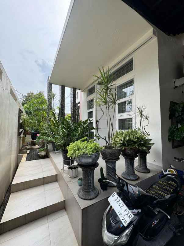 jual rumah mewah hook di pulomas barat jakarta timur