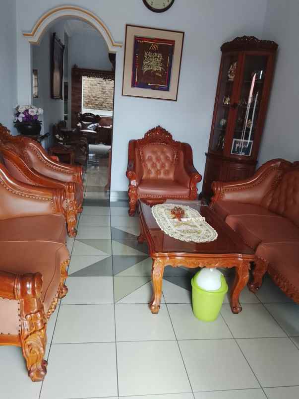 jual rumah pinggir jalan dengan roof top di lubang