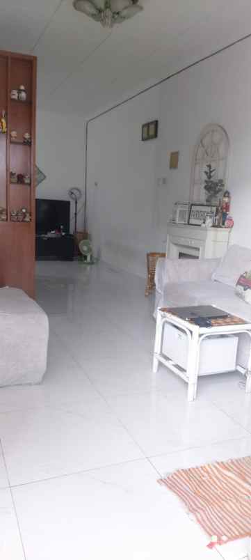 jual rumah semi furnished muara karang jak ut