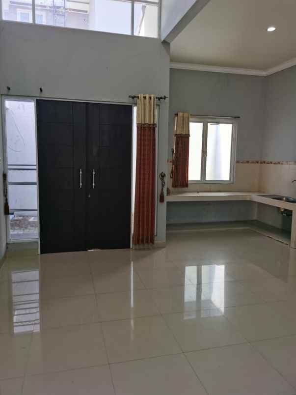 jual sewa rumah grandia citraland surabaya