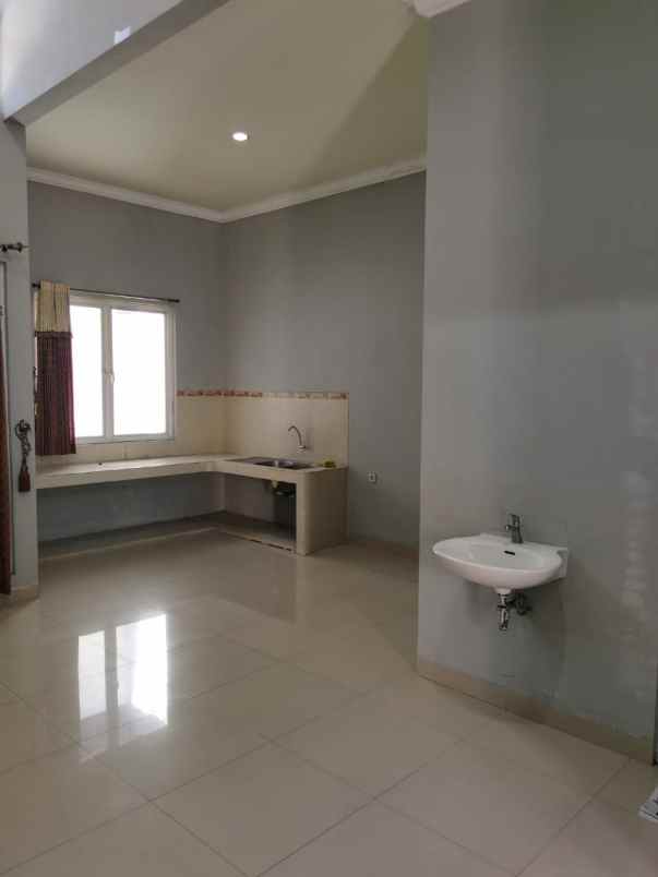 jual sewa rumah grandia citraland surabaya