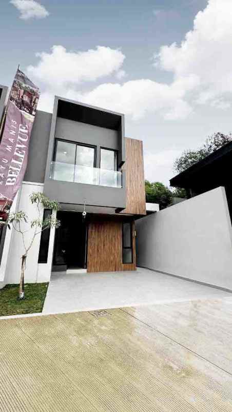 kayu manis bellevue rumah 2 lantai nempel bintaro