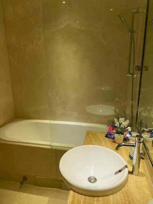 khusus sewa the peak apartment full furnished komplit