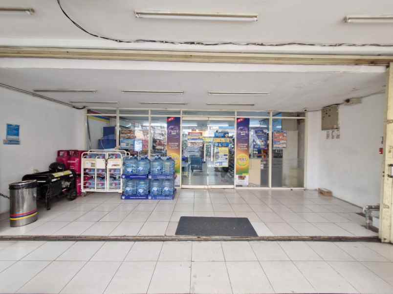 ruko lebar 8 di sumur batu kemayoran jakarta pusat