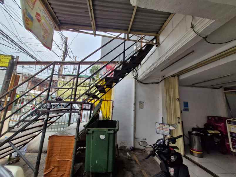 ruko lebar 8 di sumur batu kemayoran jakarta pusat