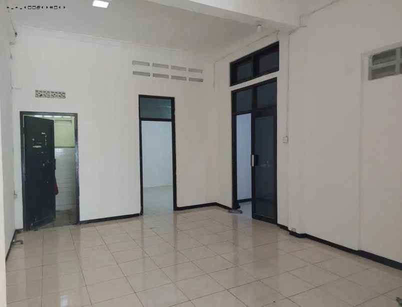 ruko raya nginden strategis hadap jalan raya