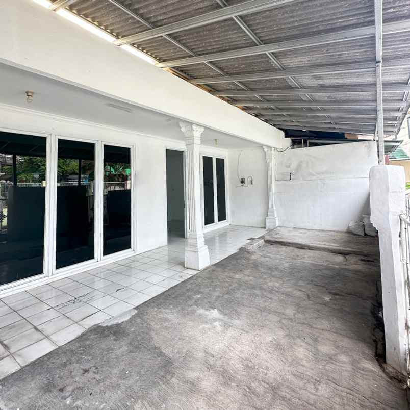 rumah 1 lantai dalam komplek bmkg