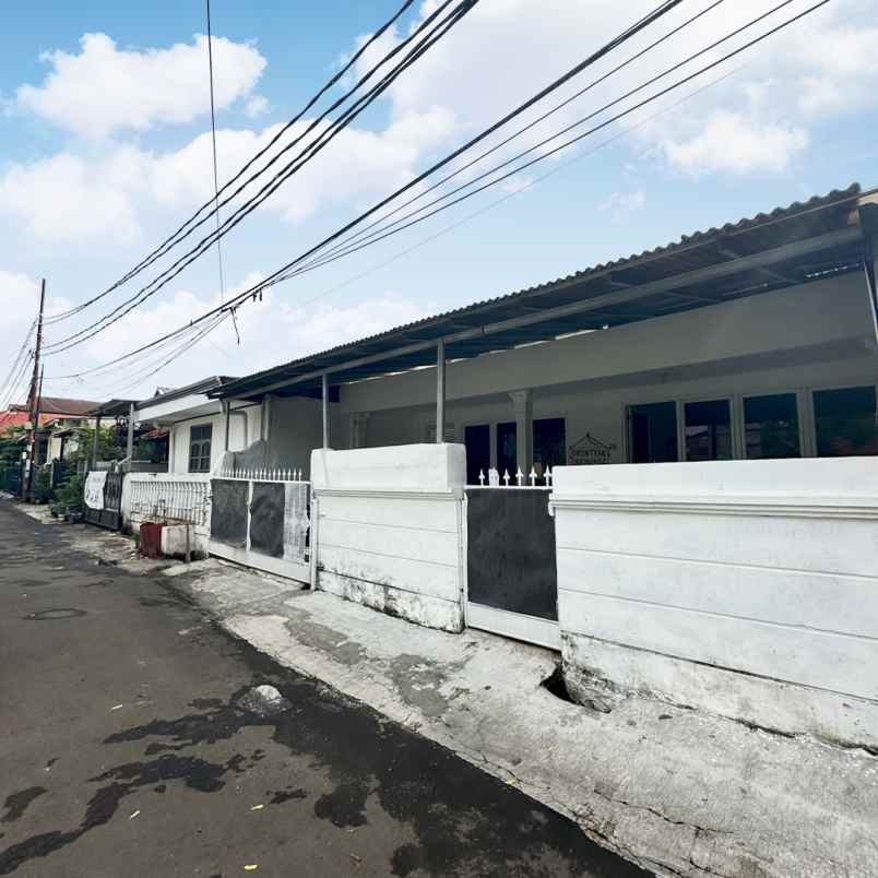 rumah 1 lantai dalam komplek bmkg