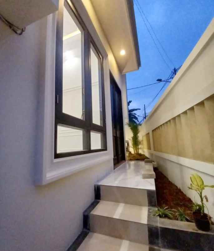 rumah 2 lantai jagakarsa jakarta selatan