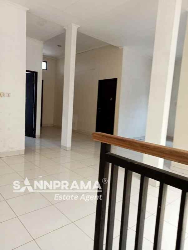 rumah 2 lantai kamar 5 di dalam cluster tapos utami