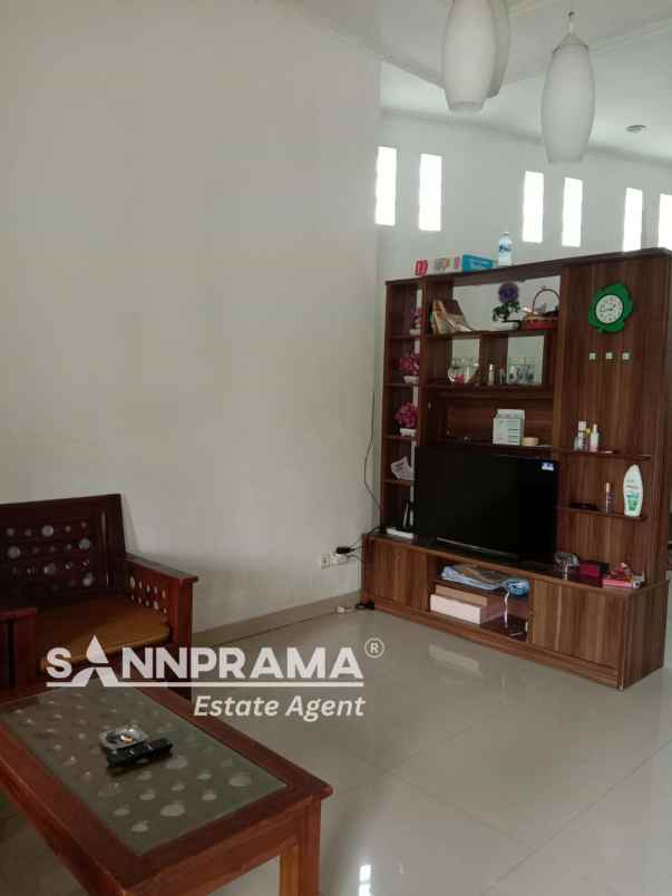 rumah 2 lantai kamar 5 di dalam cluster tapos utami