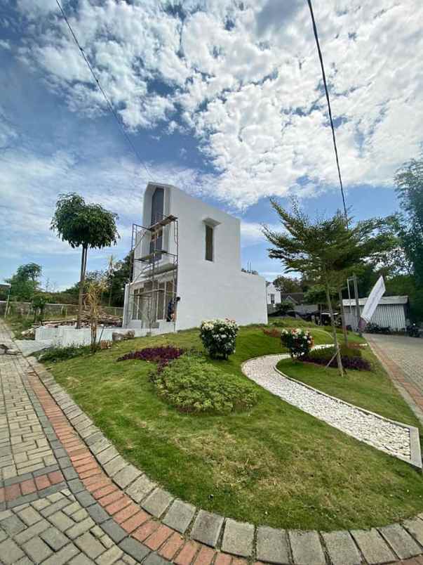 rumah 2 lantai lokasi cluster kota malang