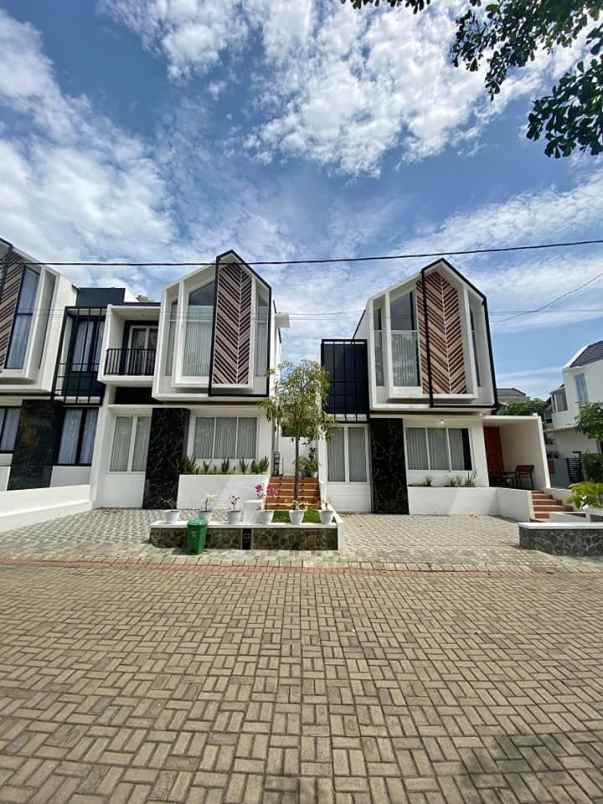 rumah 2 lantai lokasi cluster kota malang