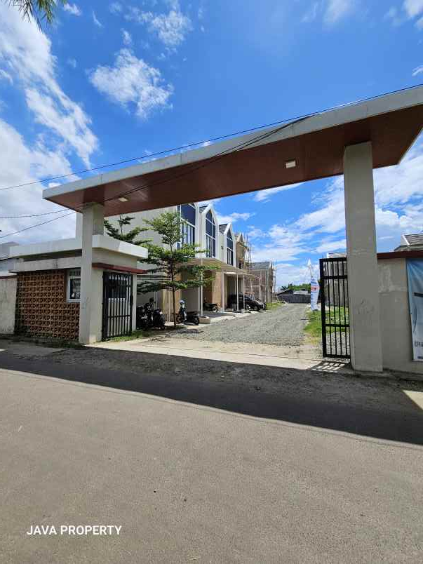 rumah baru 2 lantai dekat stasiun jurang mangu