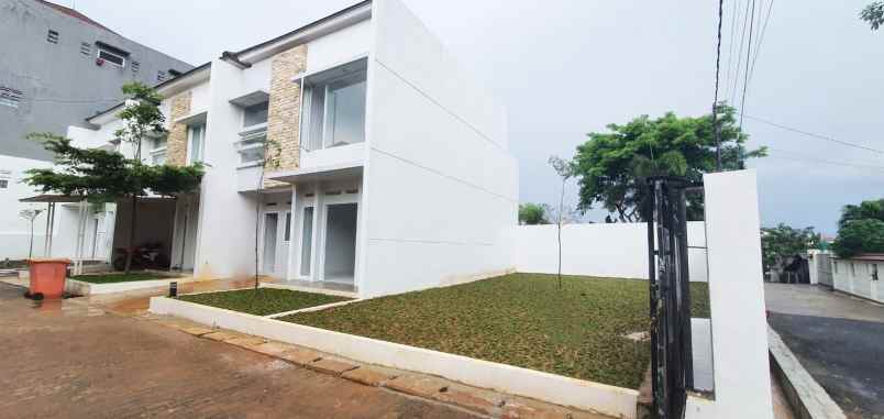 rumah baru 2 lantai di d alikha residence kreo selatan