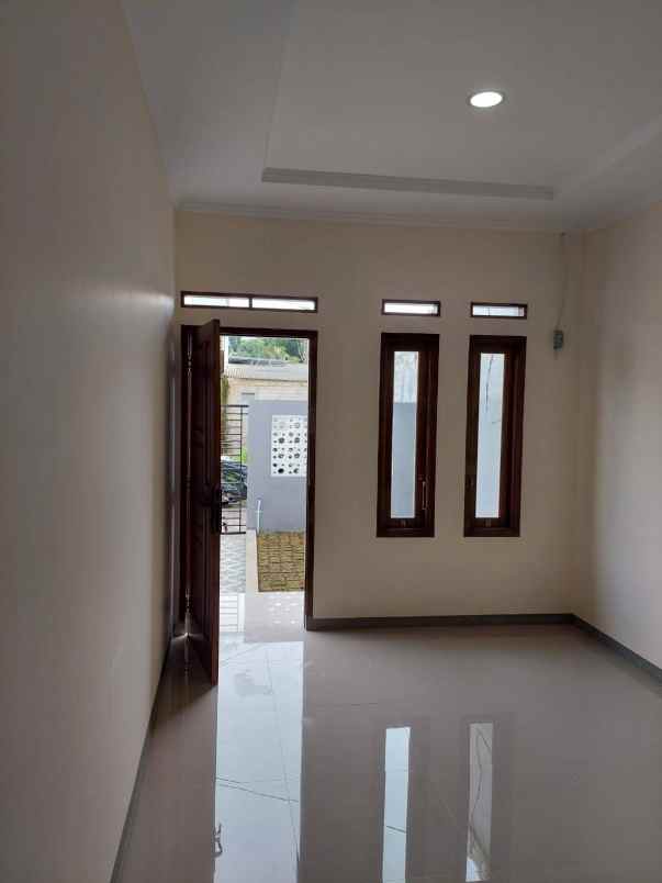 rumah baru cisasawi cihanjuang siap huni lokasi mudah