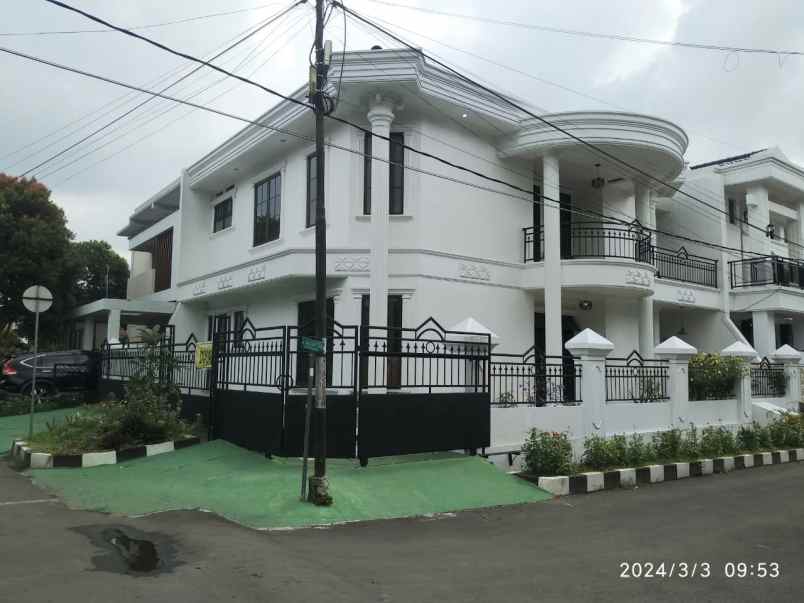 rumah baru classic dalam komplek di cinere