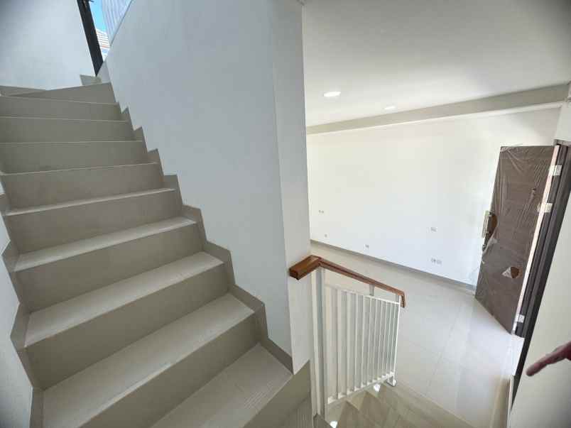 rumah baru fasilitas lengkap shm termurah di pamulang