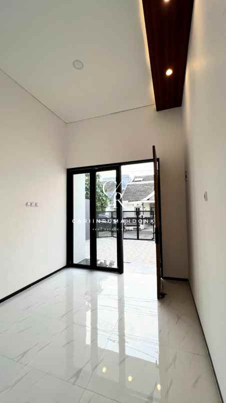rumah baru harga santai 900jt an di surabaya timur
