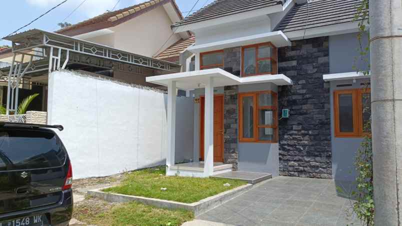 rumah baru modern minimalis siap huni di kota malang