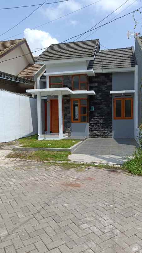 rumah baru modern minimalis siap huni di kota malang