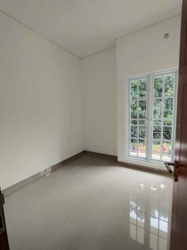 rumah baru nyaman 2 lantai di kawasan sentul bogor