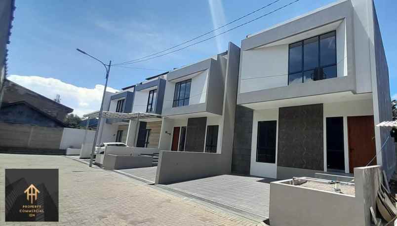 rumah baru ready stok di sayap setra duta bandung