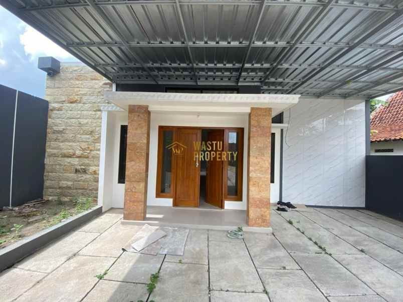 rumah baru strategis dekat uii dan wisata blue lagoon