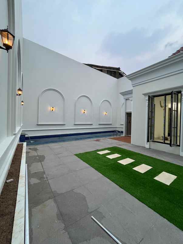 rumah brand new modern klasik kebayoran lama