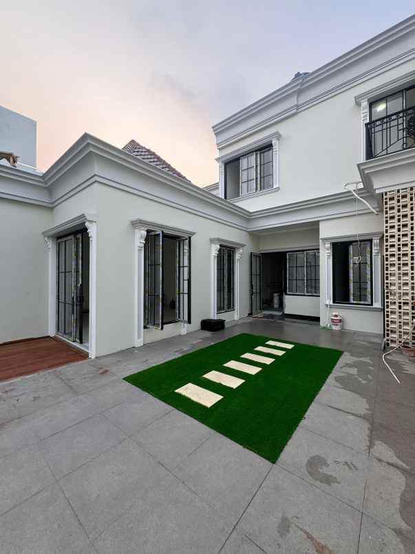 rumah brand new modern klasik kebayoran lama