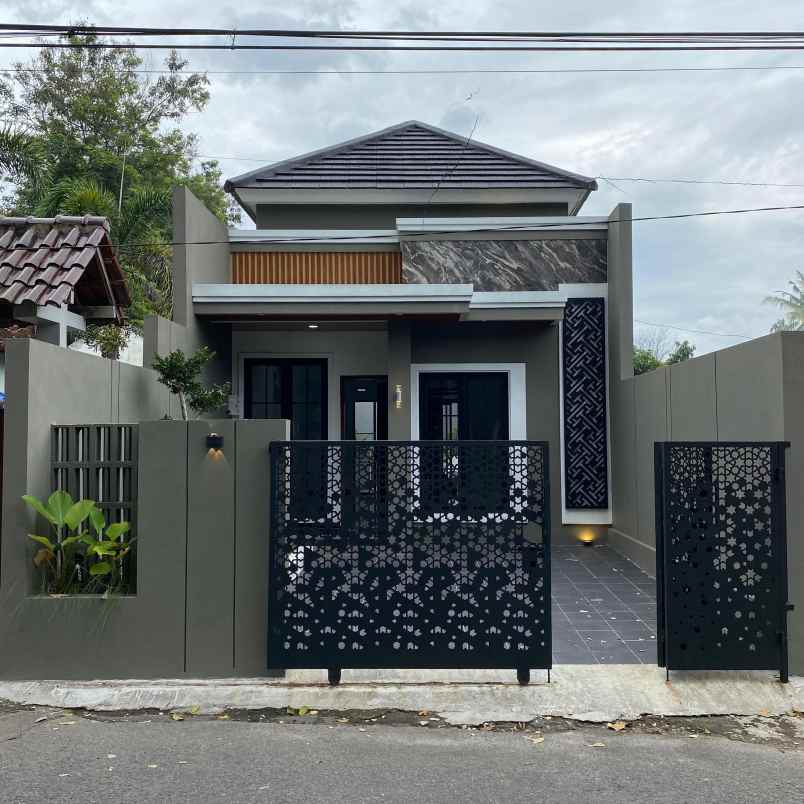 rumah cantik siap huni di jakal