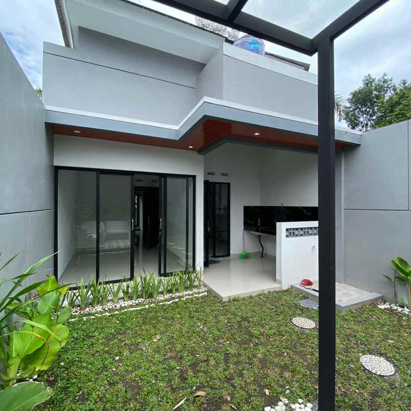 rumah cantik siap huni di jakal