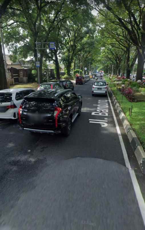 rumah dan cafe tengah kota malang