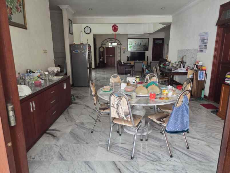 rumah dharmahusada indah strategis