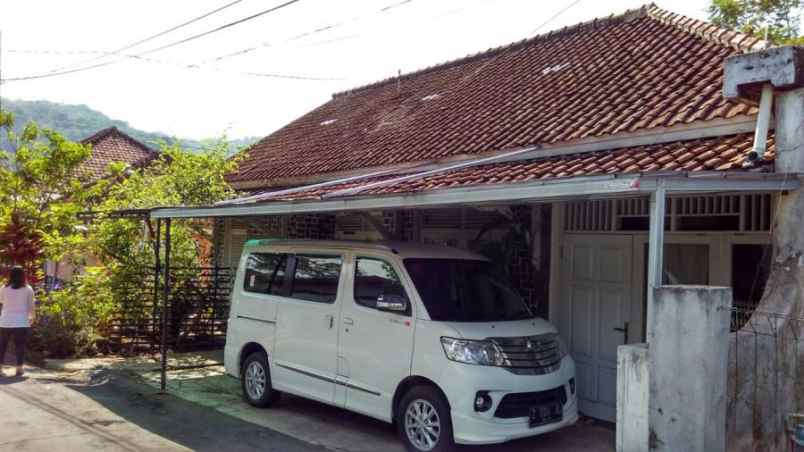 rumah di pusat kota sumedang