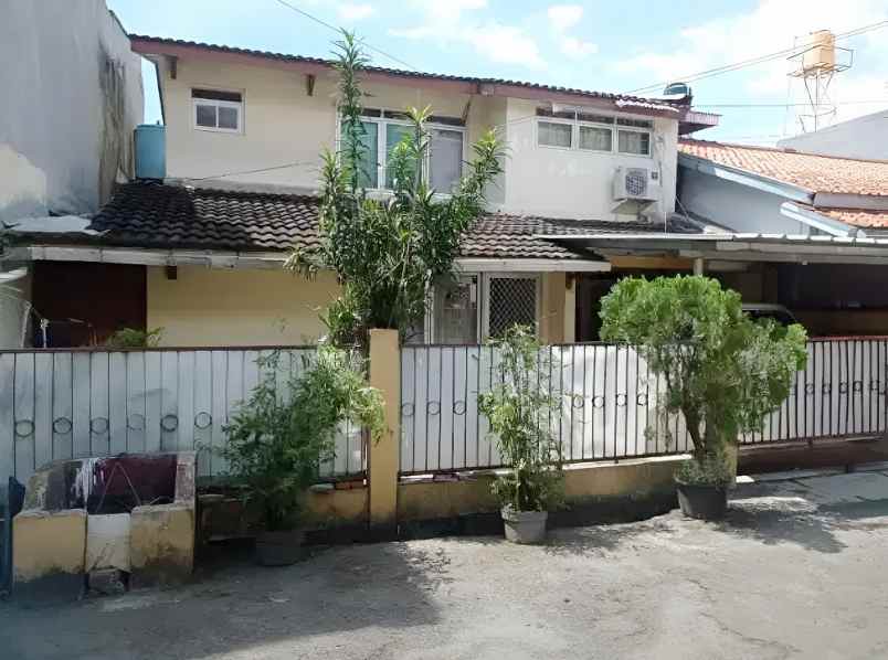 rumah dijual di cinere depok dekat pasar segar cinere