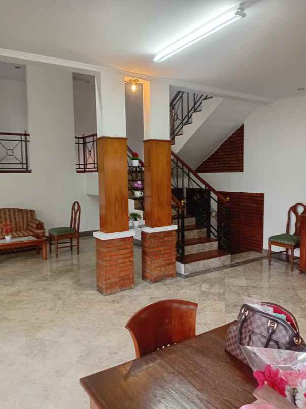 rumah disewakan di cilandak barat